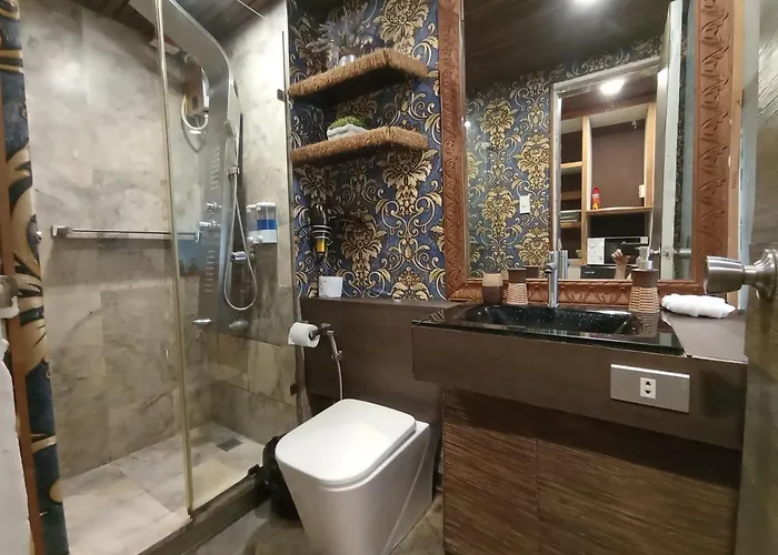 The Staycation - Serviced 3* Manille