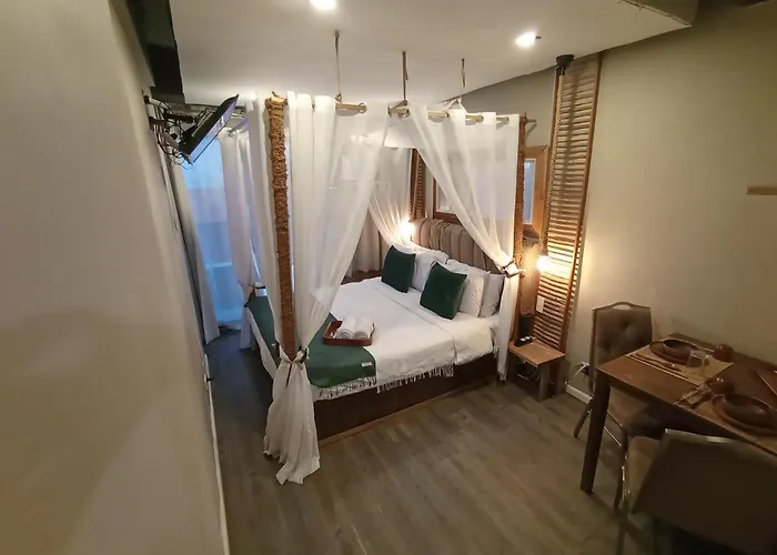 The Staycation - Serviced 3*