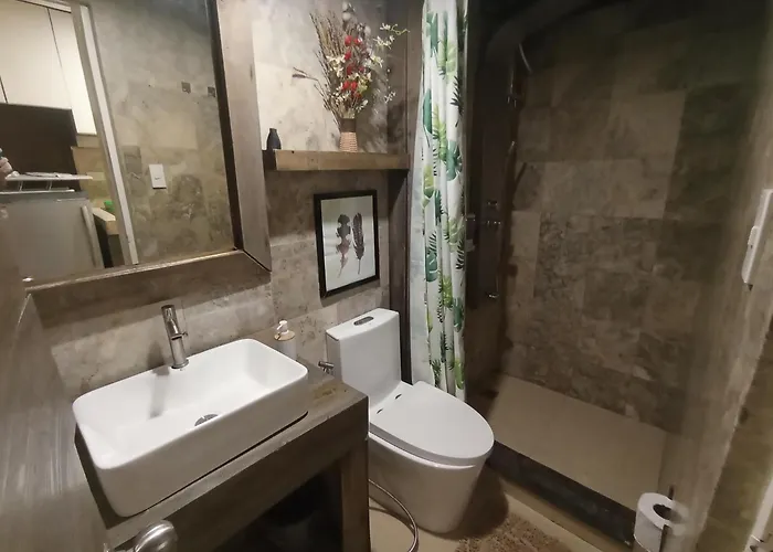 The Staycation - Serviced 3* Manille